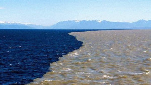 Эки деңиздин ортосун бөлгөн тосмо